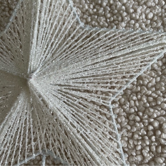 White glitter tree topper star - Picture 4 of 7
